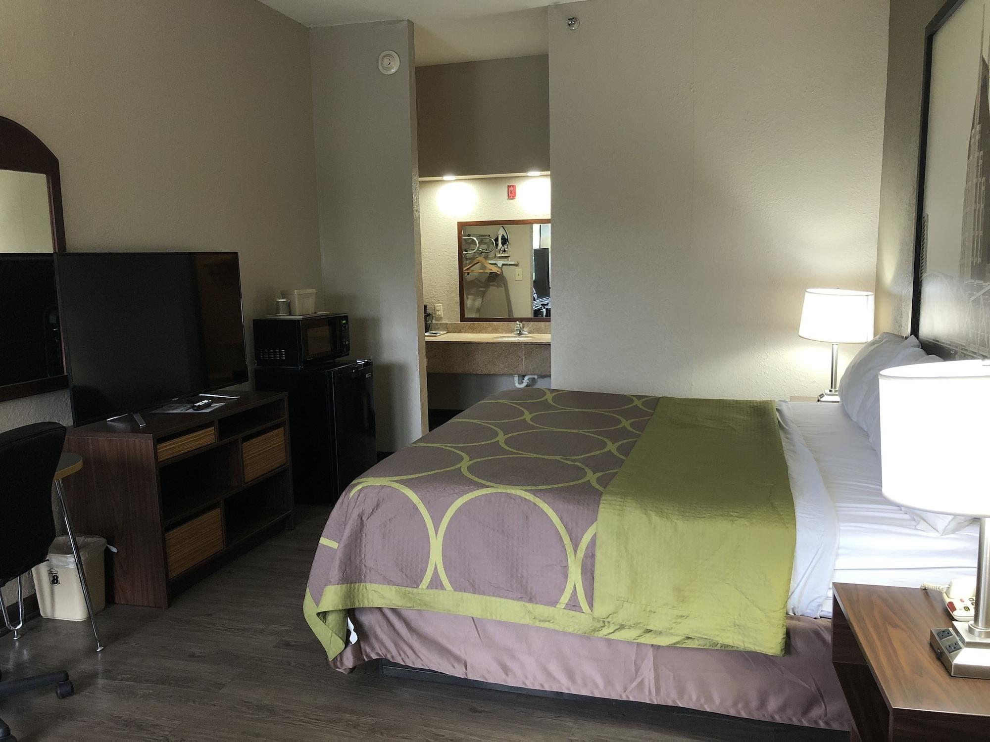 Super 8 By Wyndham Columbia Hotel Екстериор снимка