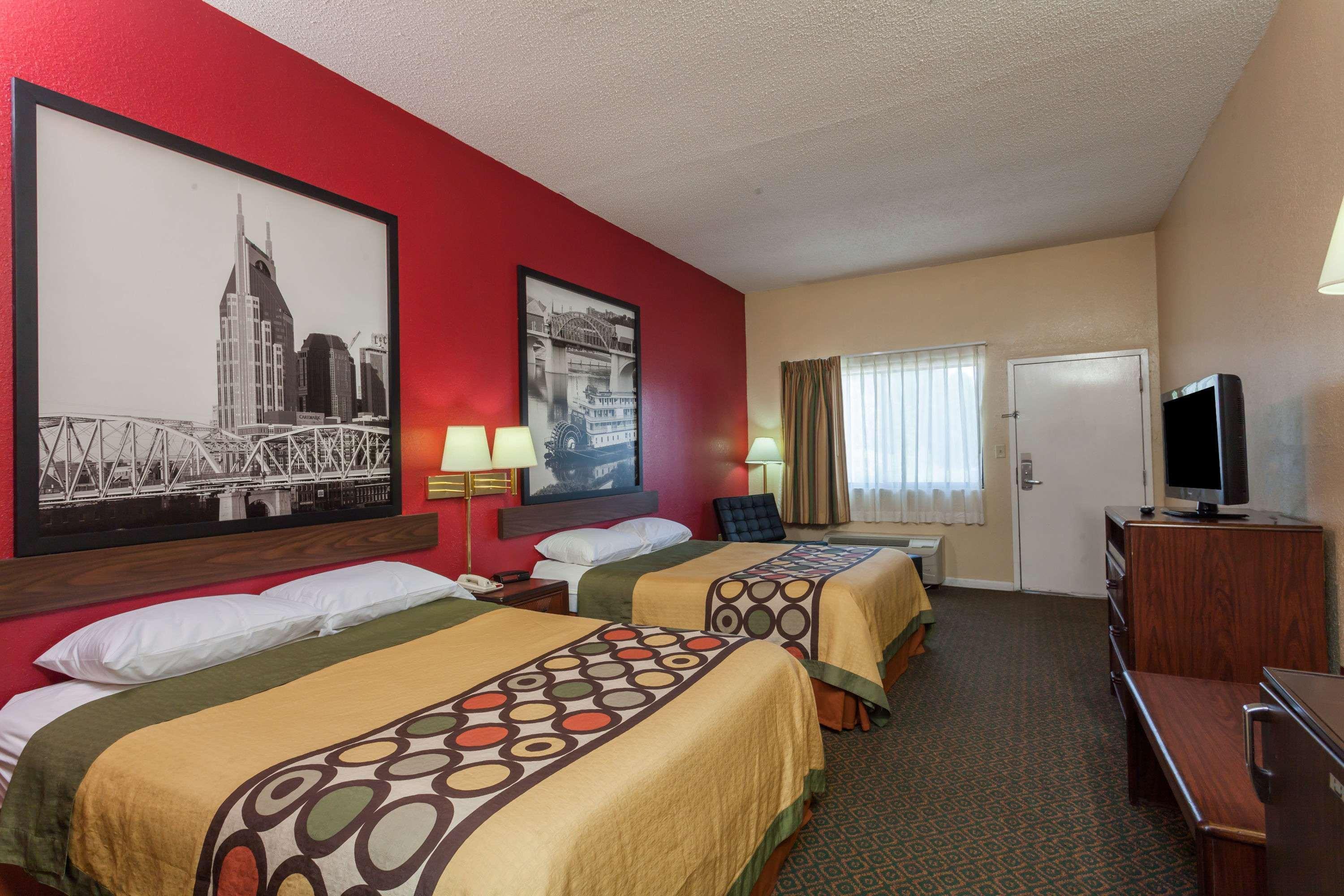 Super 8 By Wyndham Columbia Hotel Екстериор снимка