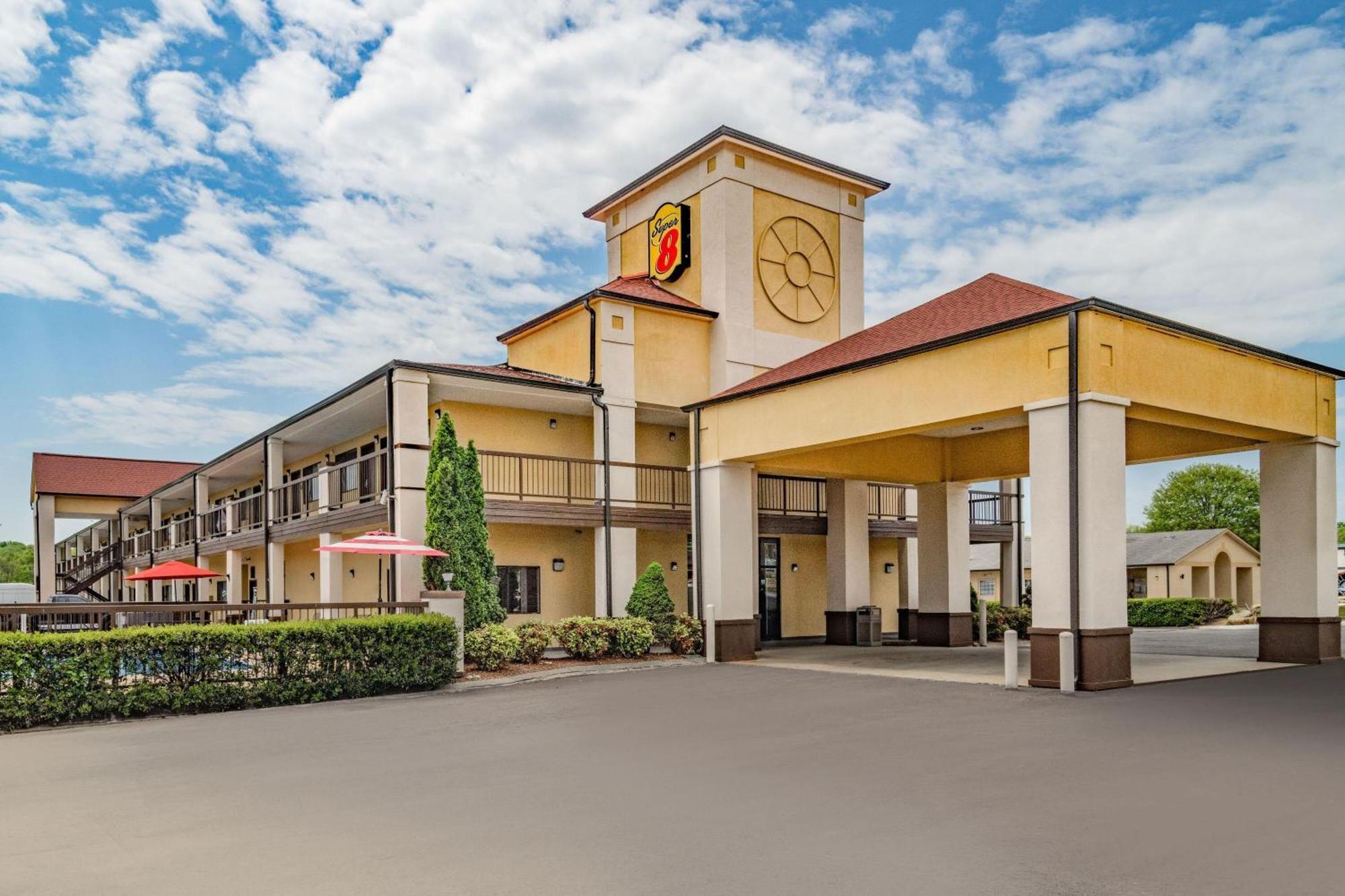 Super 8 By Wyndham Columbia Hotel Екстериор снимка